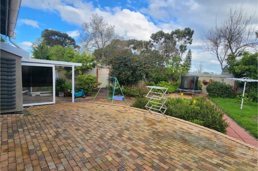 To Let 3 Bedroom Property for Rent in Wellway Park East Western Cape
